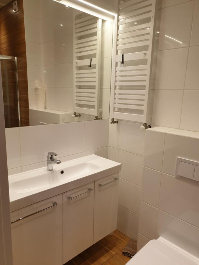 Maly W Zieleni Blisko Jeziora Apartment